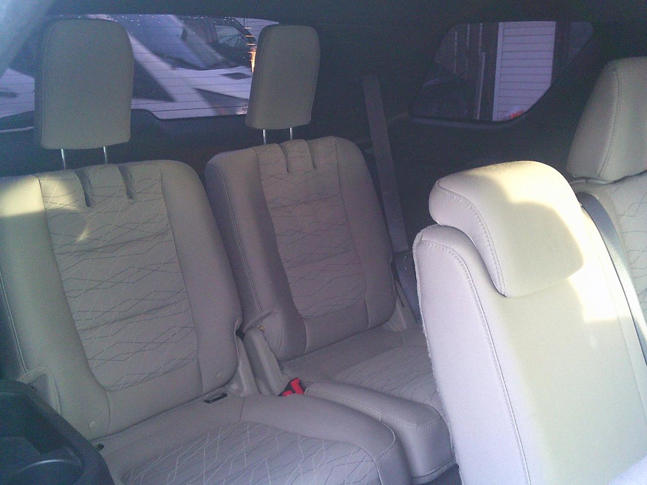 2015 Ford Explorer 4WD Base 7 PASS + TOW PKG Photo