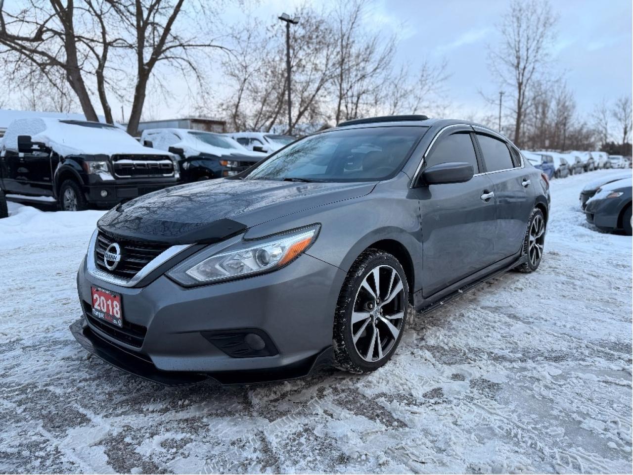 2018 Nissan Altima 2.5 SV | Clean CARFAX | Very Well Maintained. Photo2