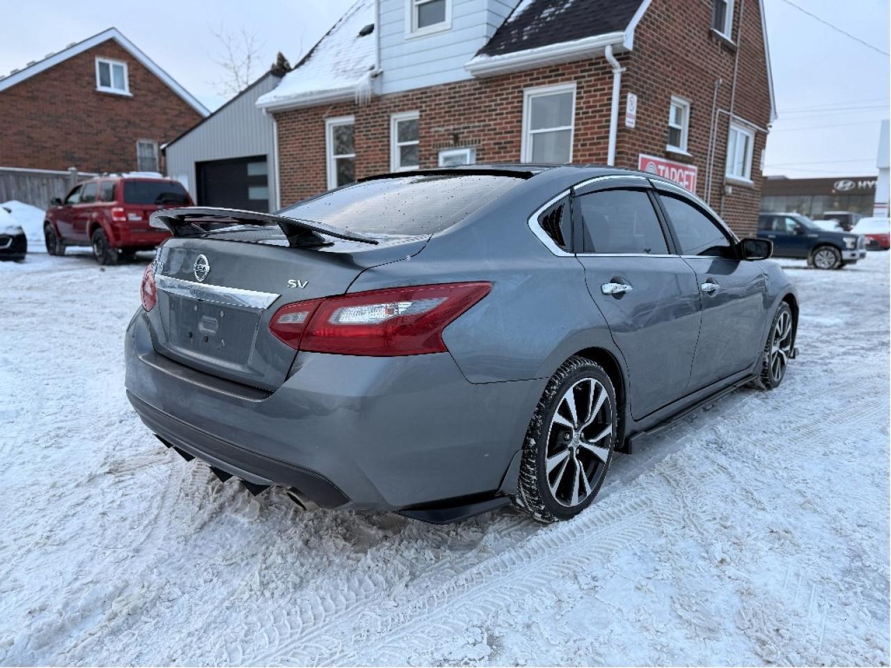 2018 Nissan Altima 2.5 SV | Clean CARFAX | Very Well Maintained. Photo