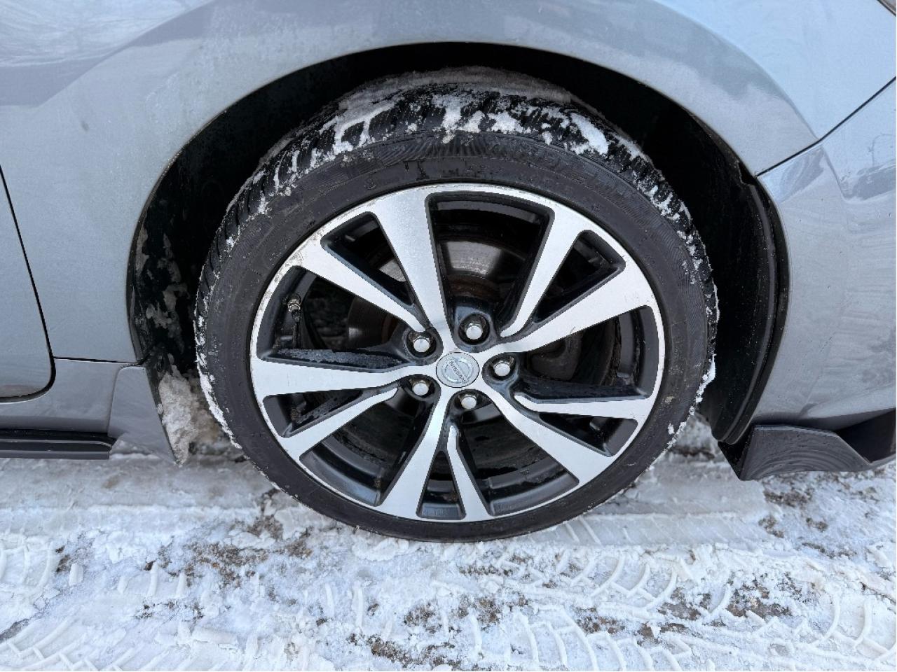 2018 Nissan Altima 2.5 SV | Clean CARFAX | Very Well Maintained. Photo