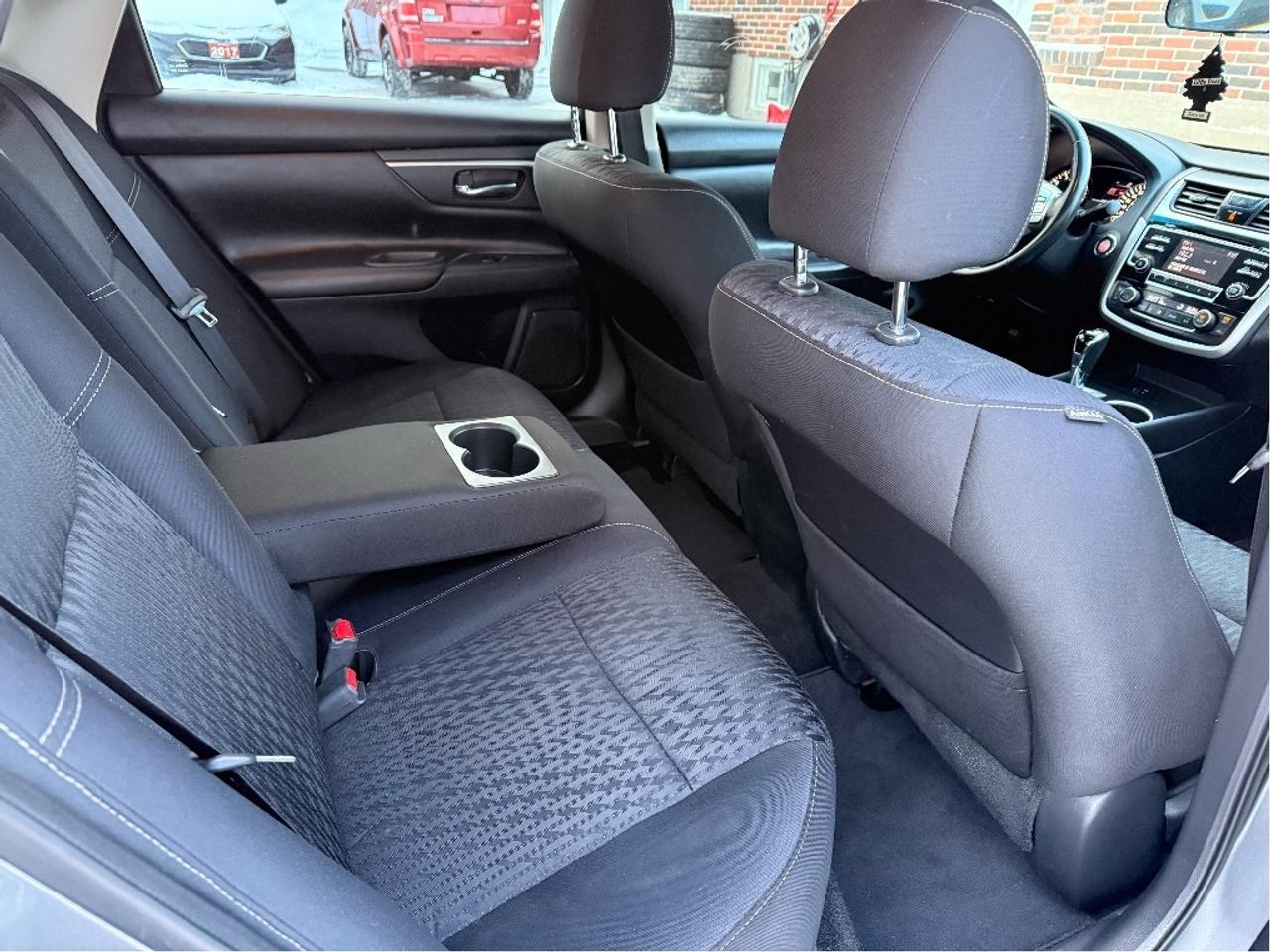 2018 Nissan Altima 2.5 SV | Clean CARFAX | Very Well Maintained. Photo