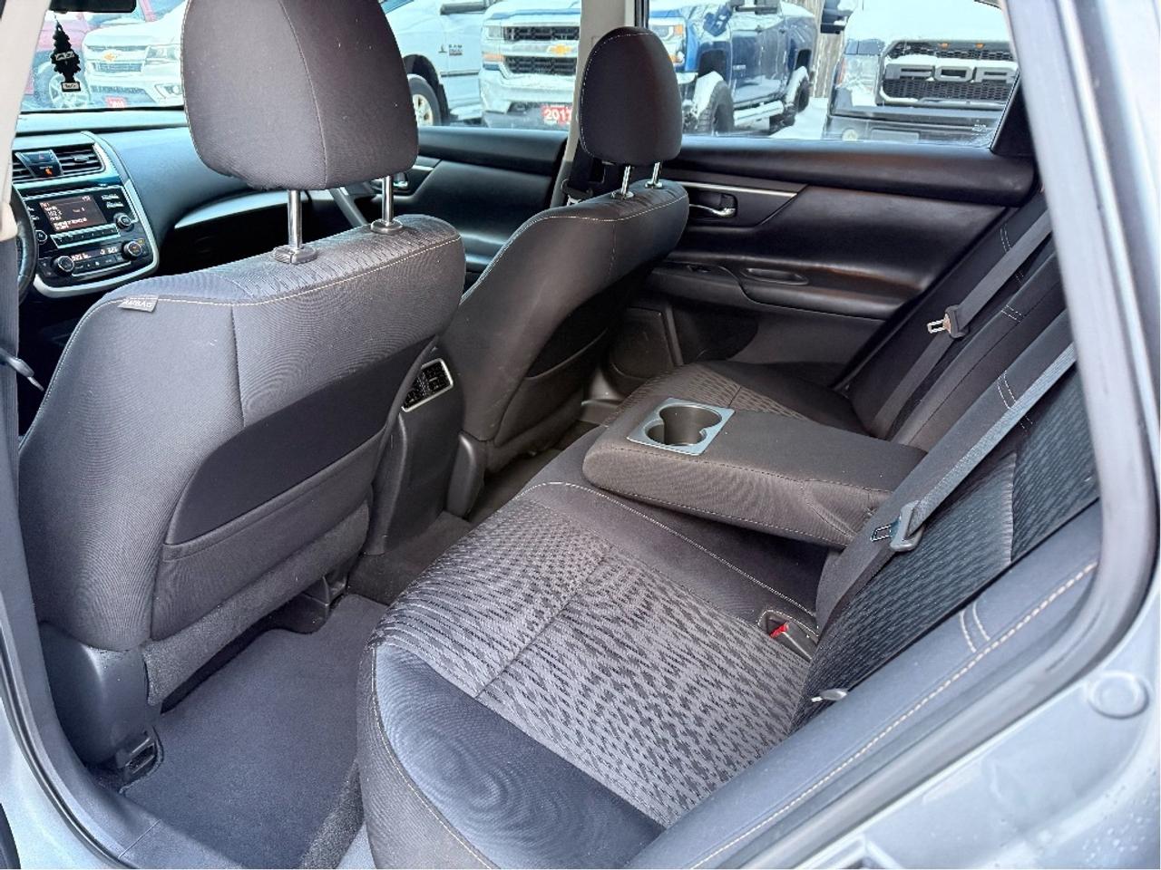 2018 Nissan Altima 2.5 SV | Clean CARFAX | Very Well Maintained. Photo