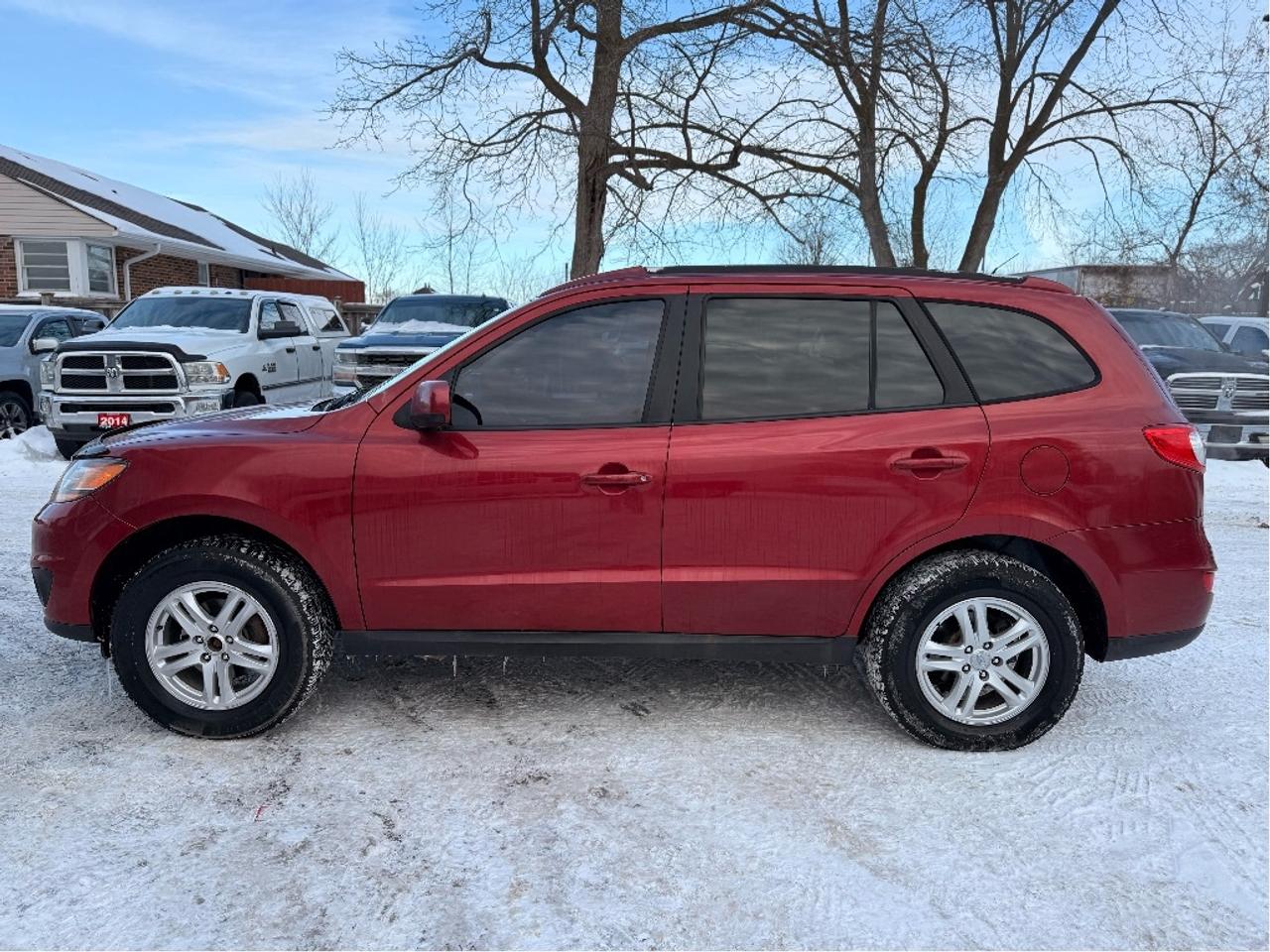 2010 Hyundai Santa Fe GL Photo