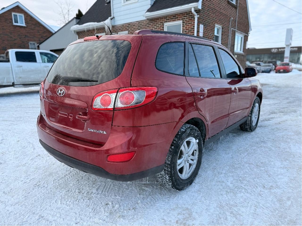 2010 Hyundai Santa Fe GL Photo