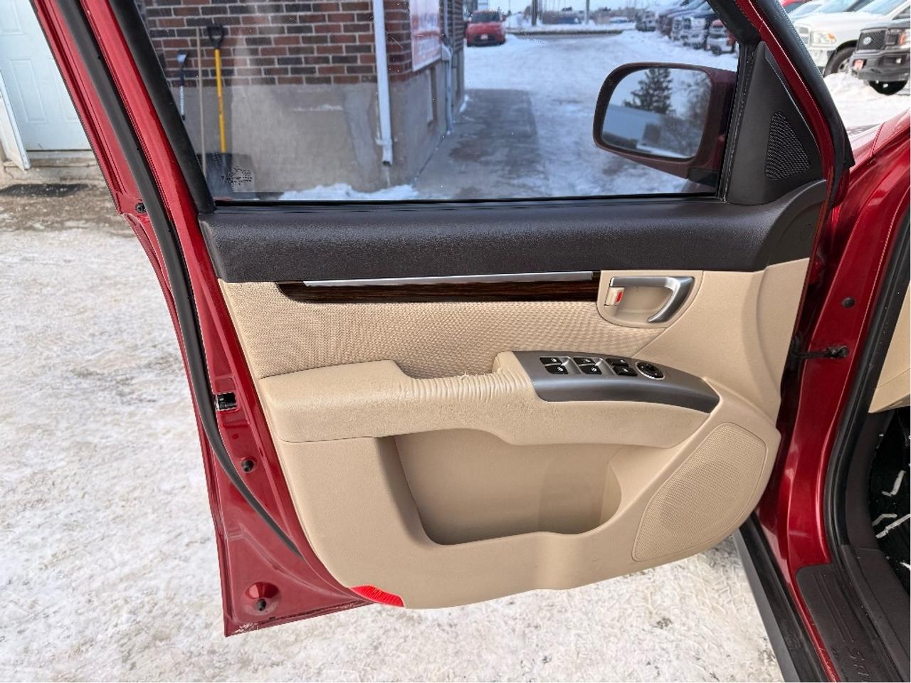 2010 Hyundai Santa Fe GL Photo