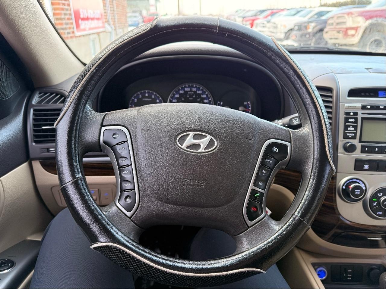 2010 Hyundai Santa Fe GL Photo