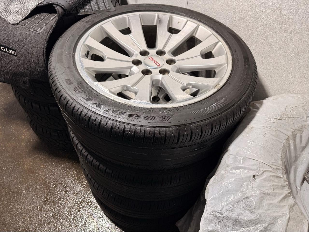 2018 GMC Sierra 1500 SLT | Two Sets Of Tires | Clean CARFAX Photo