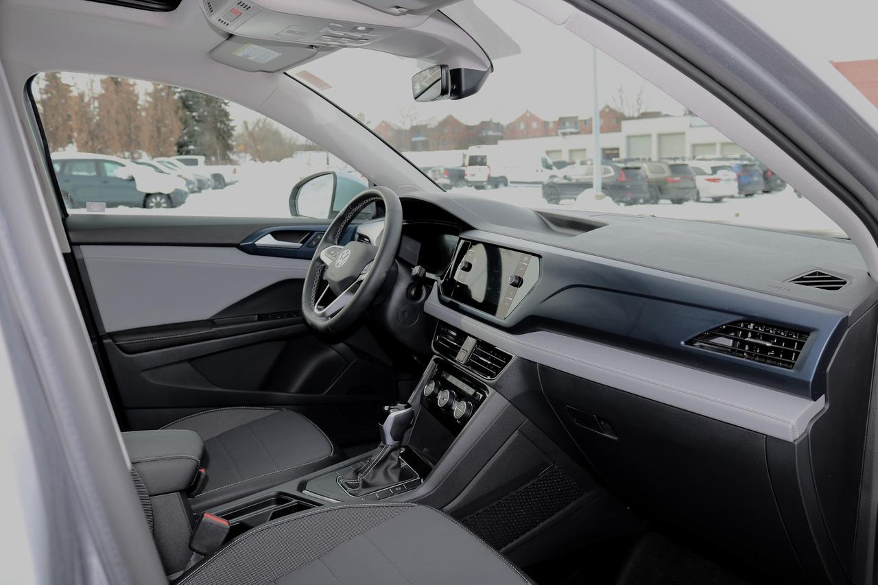 2024 Volkswagen Taos Comfortline FWD | PANORAMIC SUNROOF | REMOTE START Photo