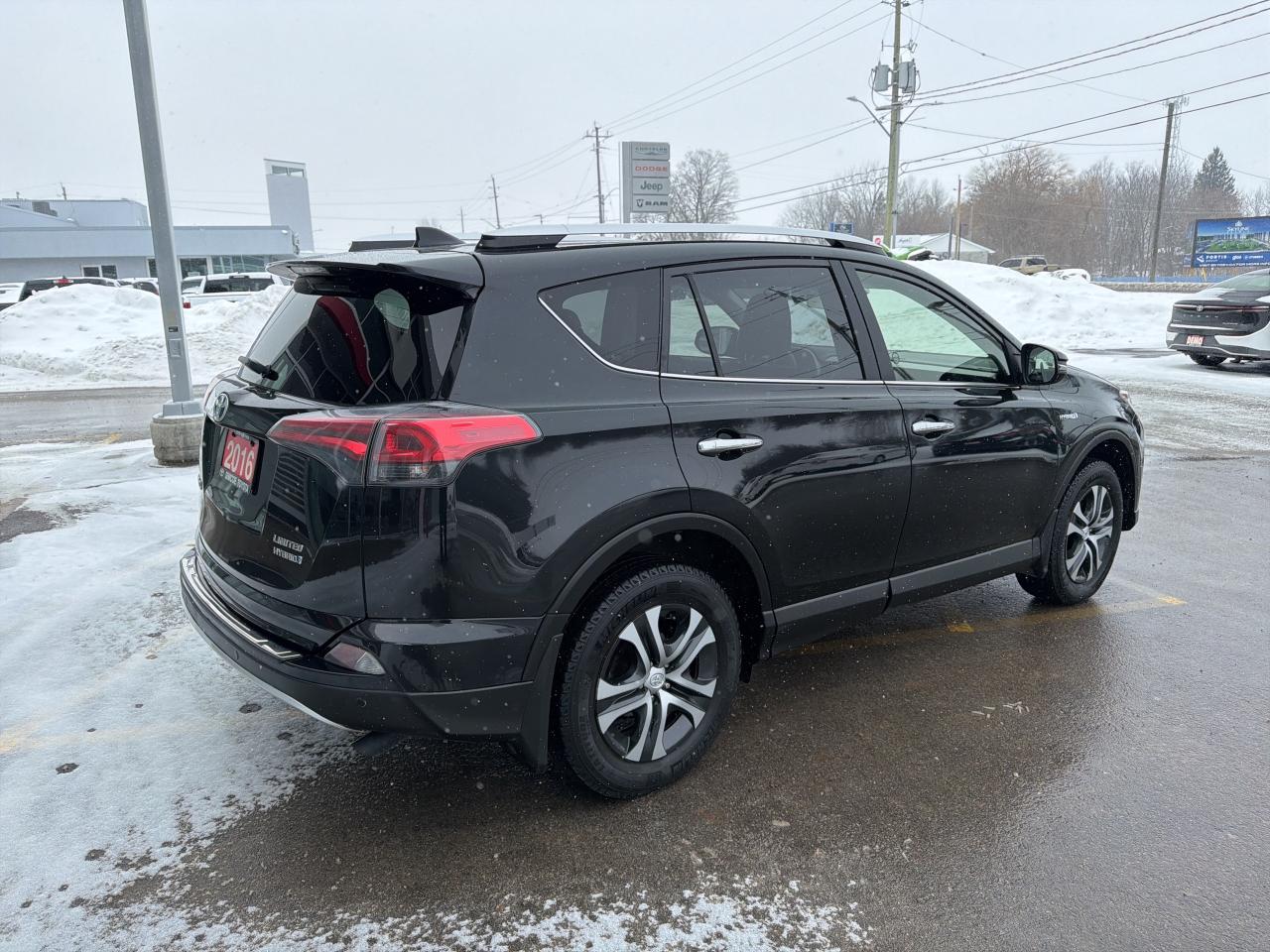 2016 Toyota RAV4 Hybrid Limited Photo