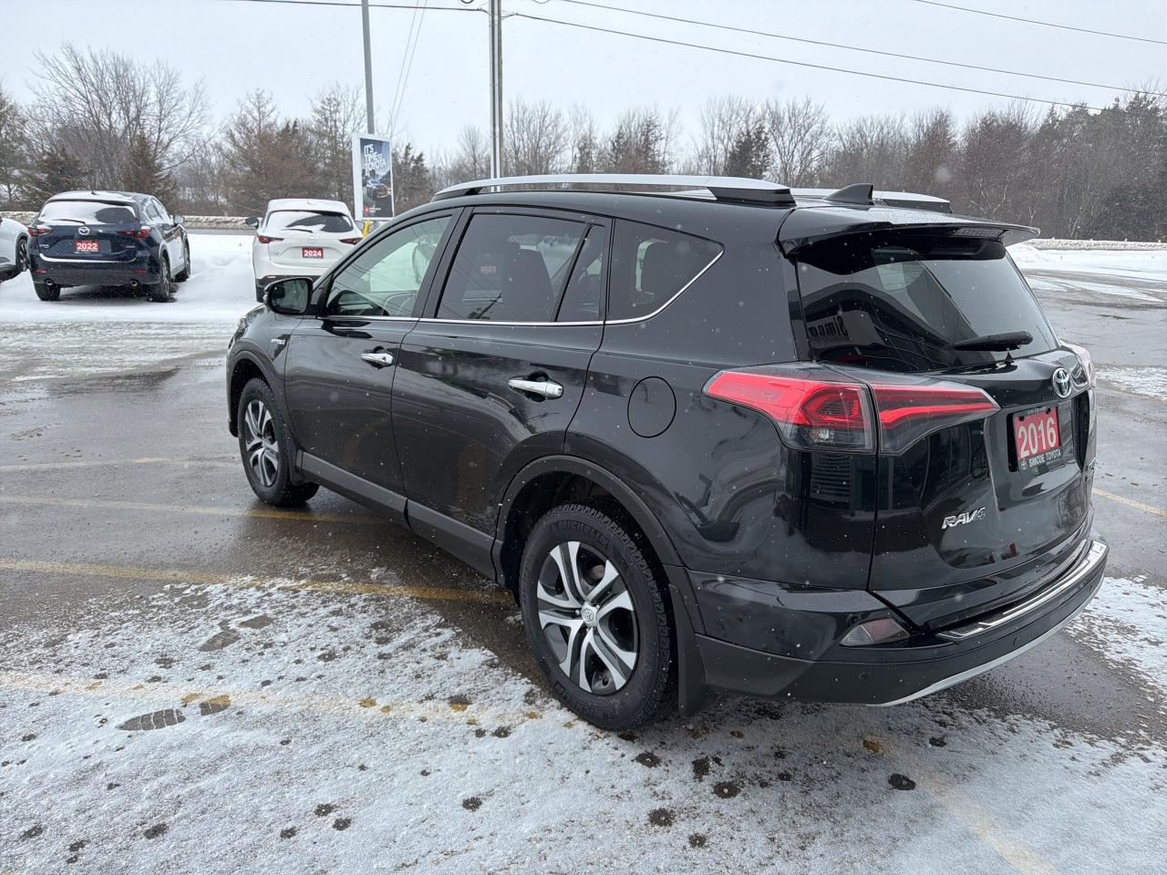 2016 Toyota RAV4 Hybrid Limited Photo