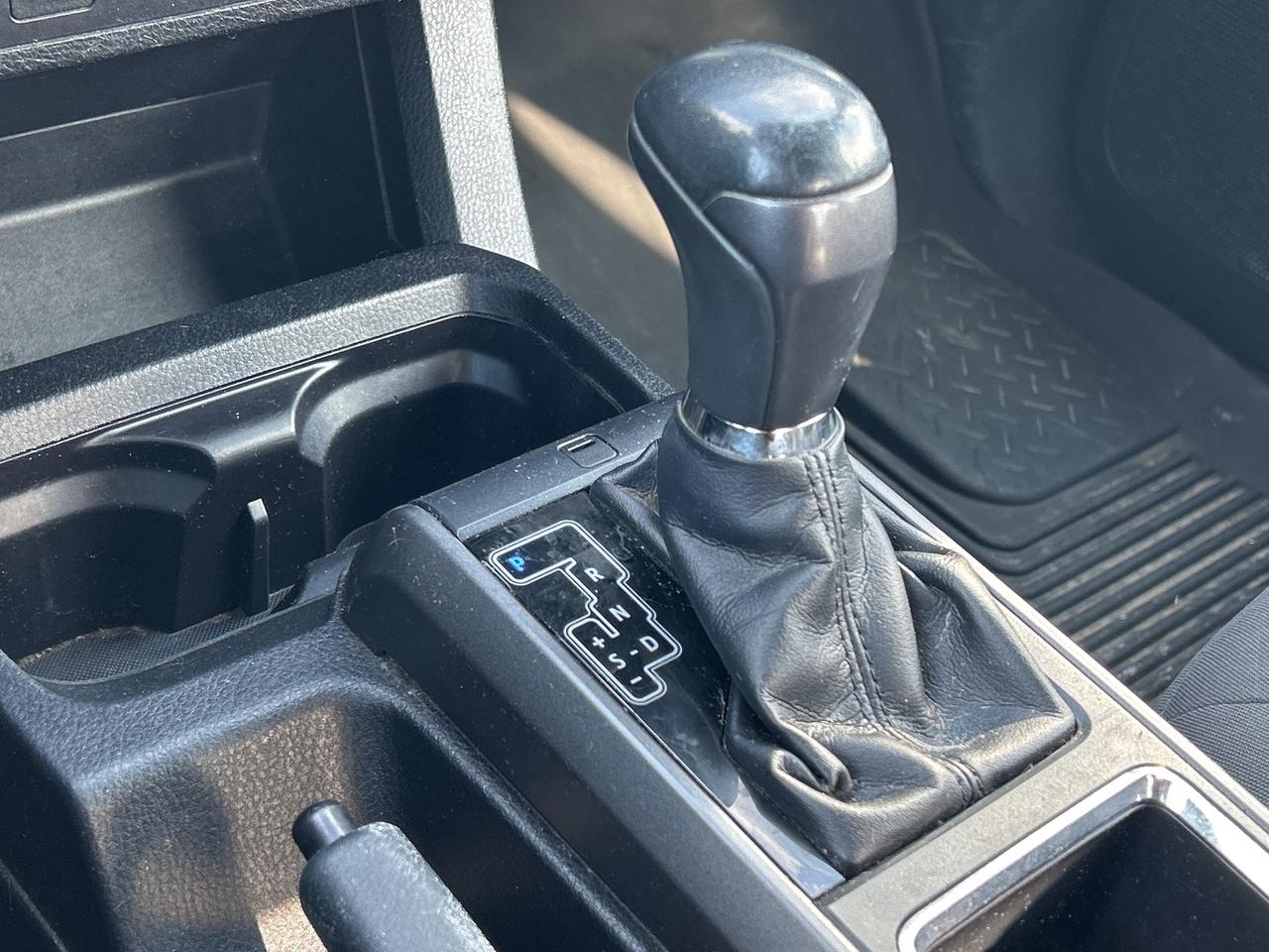 2016 Toyota Tacoma SR5 TRD OFF ROAD, CLEAN CARFAX, BACK UP CAMERA! - Photo #16