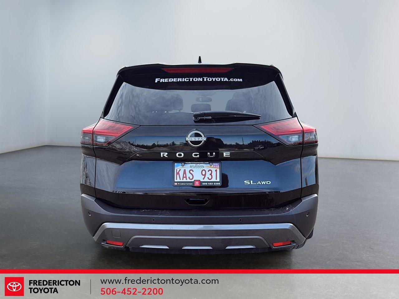 2023 Nissan Rogue SL Photo