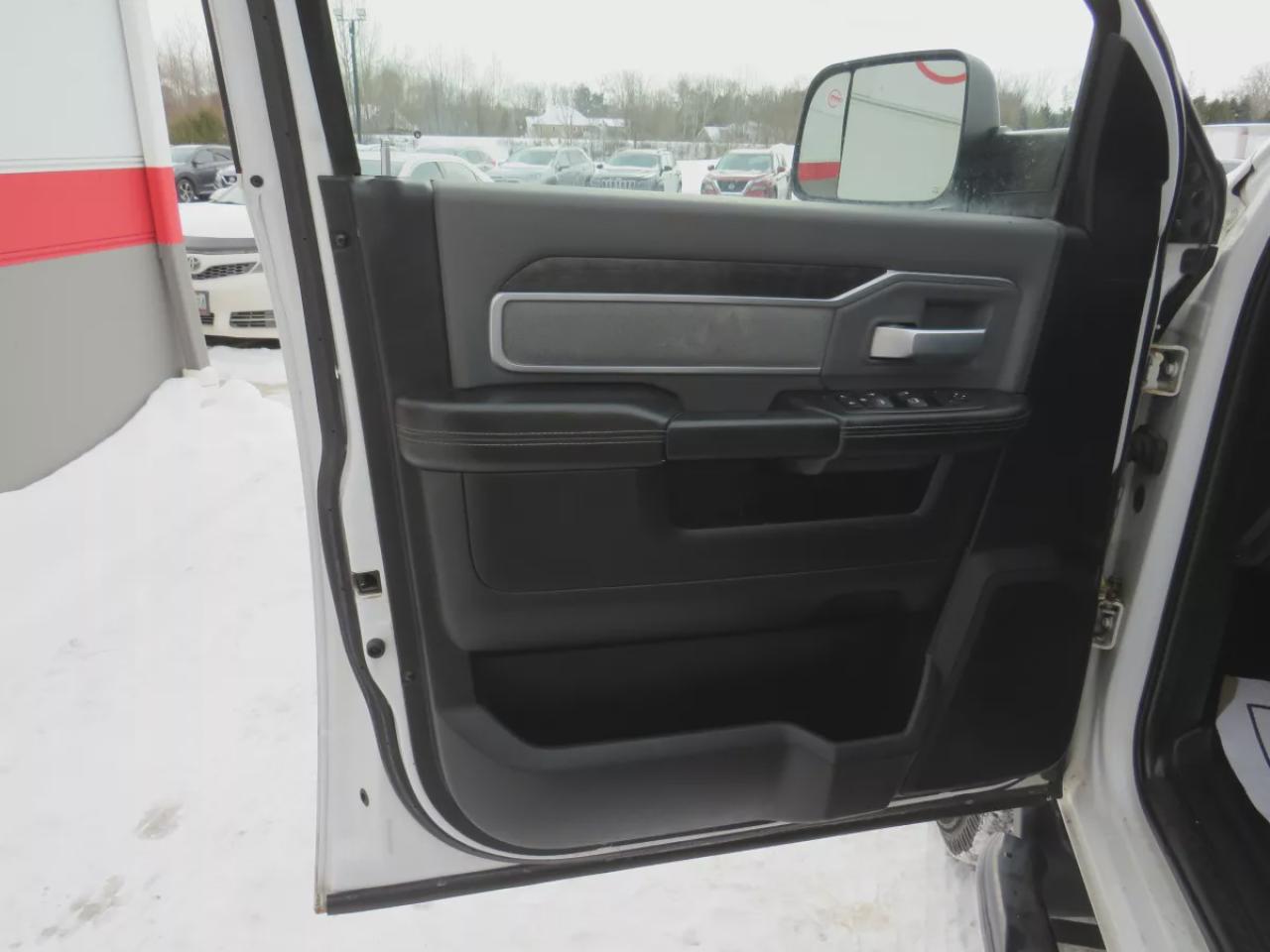 2019 RAM 2500 Big Horn (**CLEAN TITLE!!**NO ACCIDENTS!!**4WD**ALLOY RIMS**RUNNING BOARDS**TRAILER HITCH**POWER SEATS**DIGITAL TOUCHSCREEN**PUSH BUTTON START**BLUETOOTH**CRUISE CONTROL**) Photo