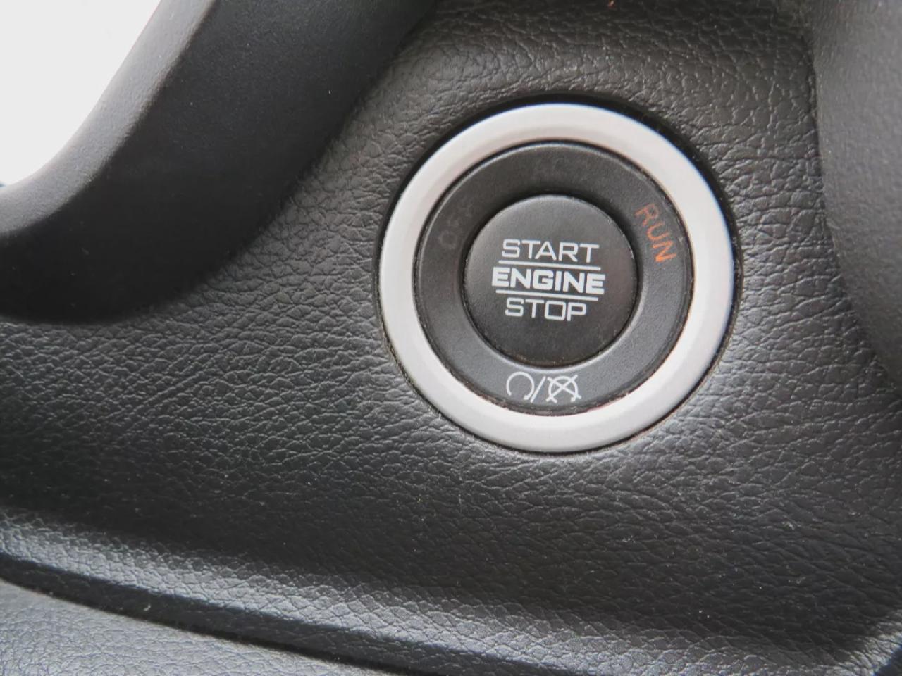 2019 RAM 2500 Big Horn (**CLEAN TITLE!!**NO ACCIDENTS!!**4WD**ALLOY RIMS**RUNNING BOARDS**TRAILER HITCH**POWER SEATS**DIGITAL TOUCHSCREEN**PUSH BUTTON START**BLUETOOTH**CRUISE CONTROL**) Photo