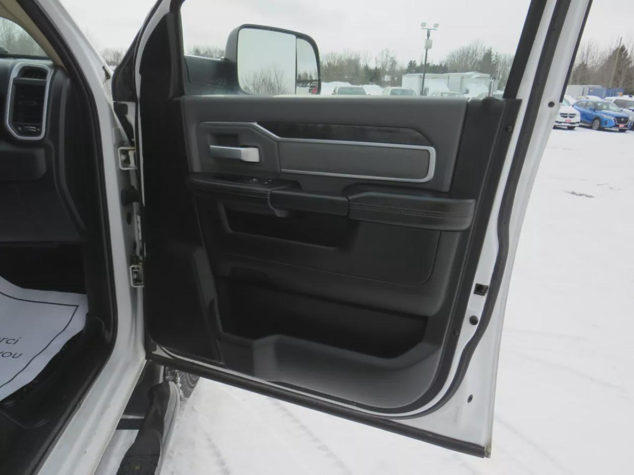 2019 RAM 2500 Big Horn (**CLEAN TITLE!!**NO ACCIDENTS!!**4WD**ALLOY RIMS**RUNNING BOARDS**TRAILER HITCH**POWER SEATS**DIGITAL TOUCHSCREEN**PUSH BUTTON START**BLUETOOTH**CRUISE CONTROL**) Photo