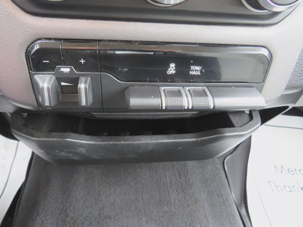 2019 RAM 2500 Big Horn  | Clean Title | No Accidents | 4WD | Alloy Rims | Running Boards | Trailer Hitch | Power Seats | Digital Touchscreen | Push Button Start | Bluetooth | Cruise Control Photo