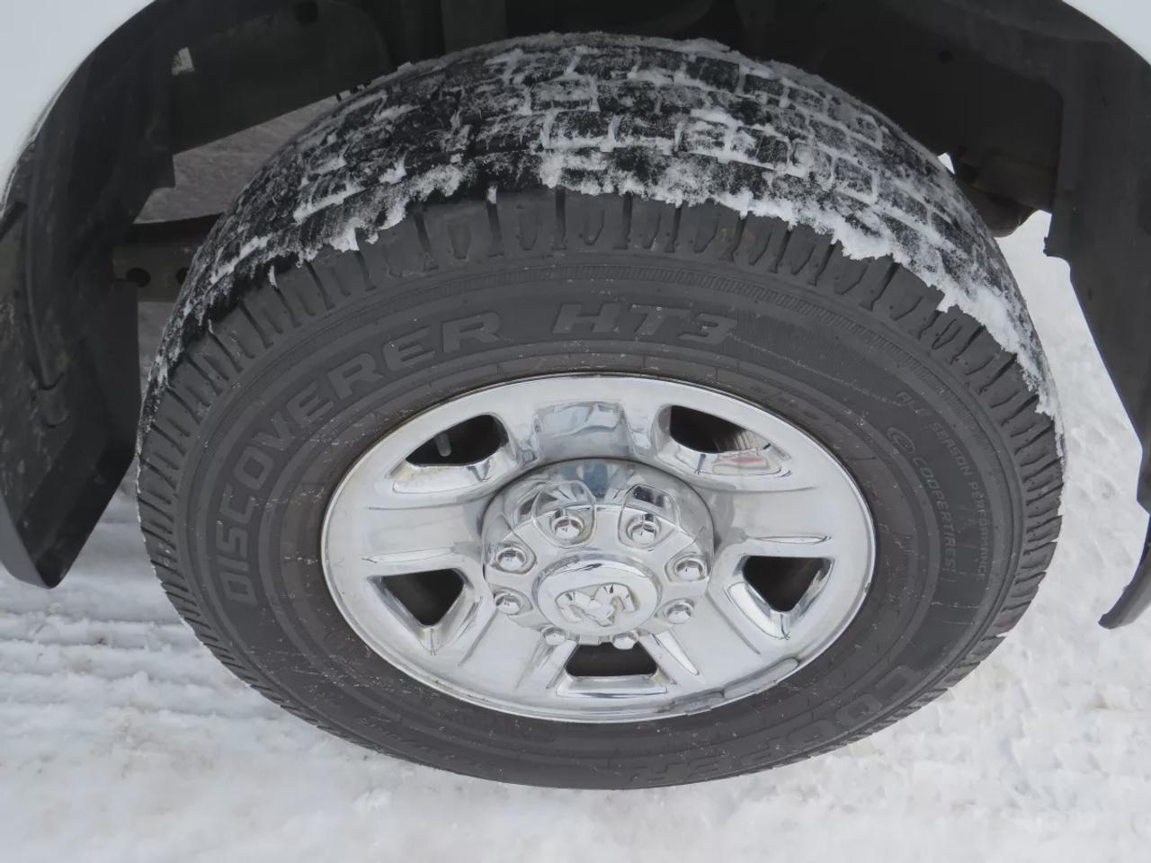 2019 RAM 2500 Big Horn  | Clean Title | No Accidents | 4WD | Alloy Rims | Running Boards | Trailer Hitch | Power Seats | Digital Touchscreen | Push Button Start | Bluetooth | Cruise Control Photo