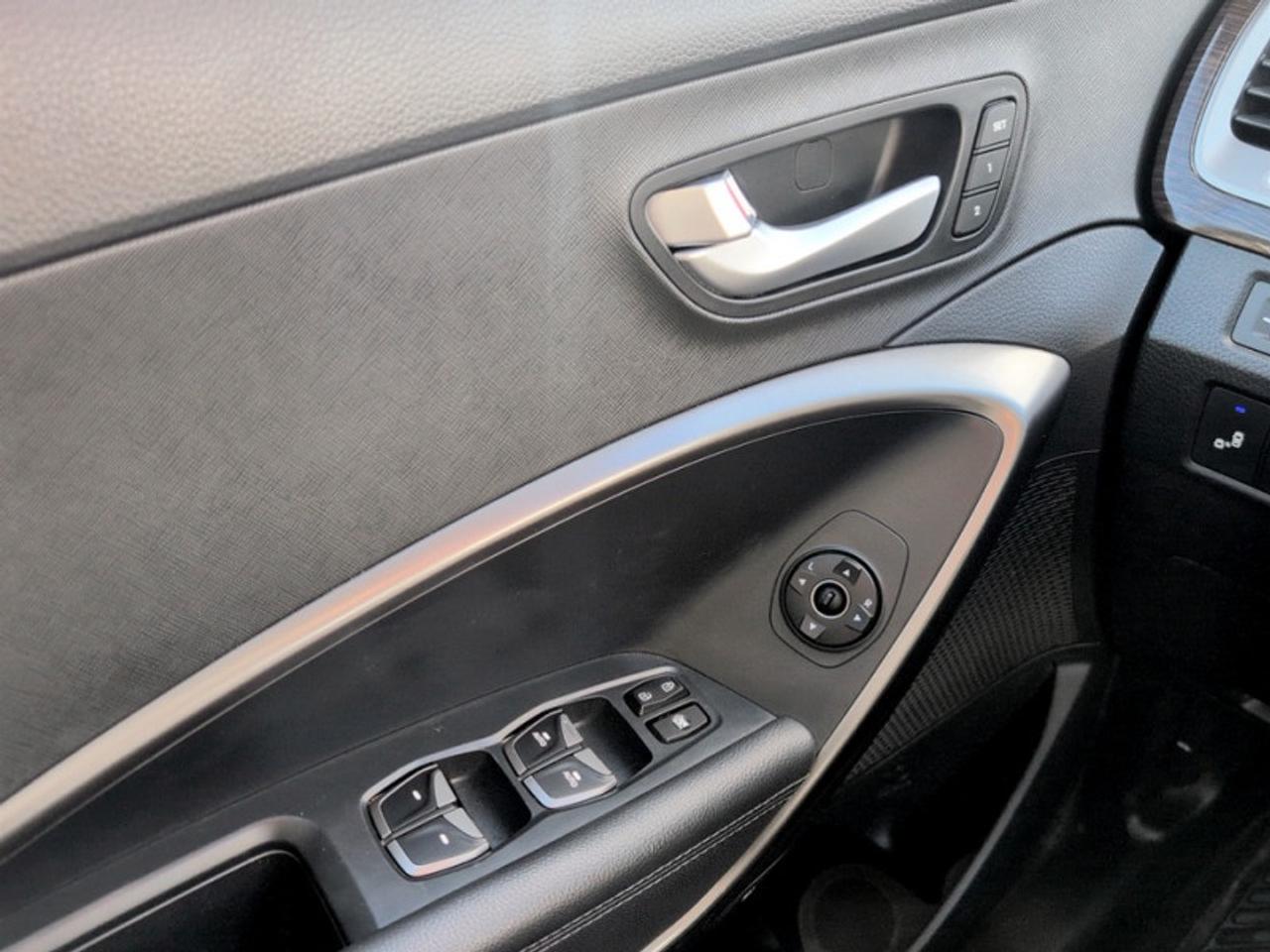 2017 Hyundai Santa Fe Sport 2.0T Limited  *CLEAN CARFAX* Photo