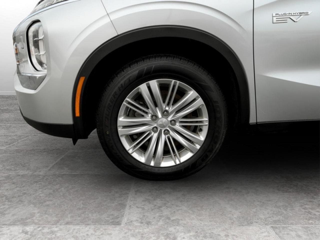 2023 Mitsubishi Outlander Phev ES  **7-PASSENGER** Photo