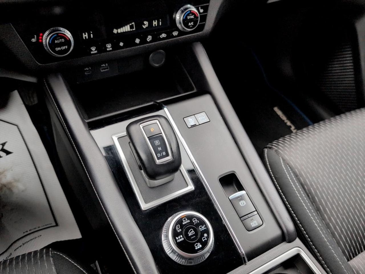 2023 Mitsubishi Outlander Phev ES  **7-PASSENGER** Photo