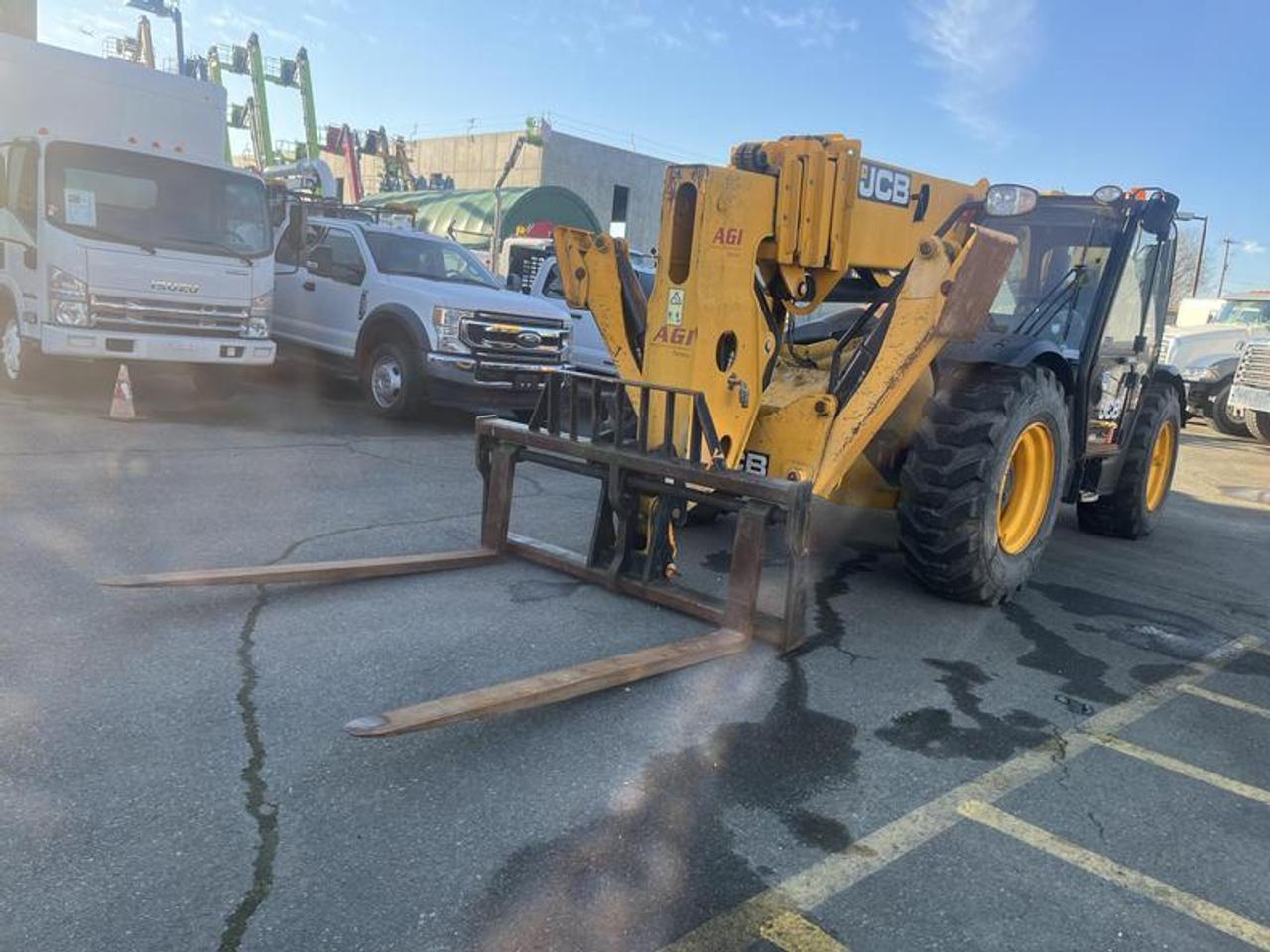 2013 JCB 510-56 Loadall Telescopic ForkLift 4WD Diesel, 4 cylinder, 1 door, automatic, air conditioning, Hydraulic Leveling, 2 Hydraulic Stabilizers,yellow exterior, black interior, leather. 56 Feet Reach, 10,000LB Capacity  $73,850.00 plus $375 processing fee, $74,225.00 total payment obligation before taxes.   Listing report, warranty, contract commitment cancellation fee, financing available on approved credit (some limitations and exceptions may apply). All above specifications and information is considered to be accurate but is not guaranteed and no opinion or advice is given as to whether this item should be purchased. We do not allow test drives due to theft, fraud, acts of vandalism and undetectable impaired driving. Instead we provide the following benefits: Complimentary Warranty (with options to extend), Limited Money Back Satisfaction Guarantee on Fully Completed Contracts, Contract Commitment Cancellation, and an Open-Ended Sell-Back Option. Ask seller for details or call 604-522-REPO(7376) to confirm listing availability.