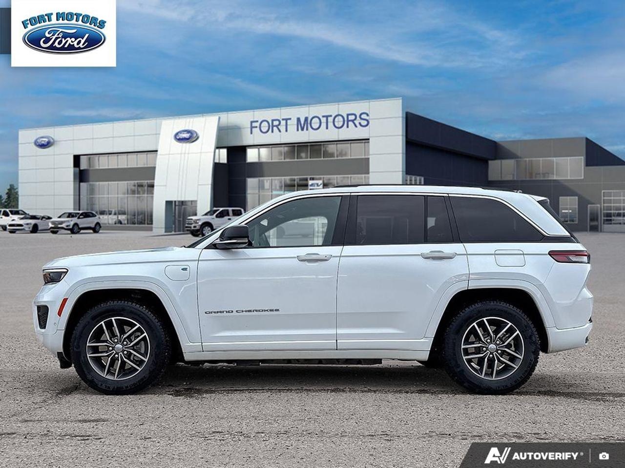 2023 Jeep Grand Cherokee 4xe Overland Photo2