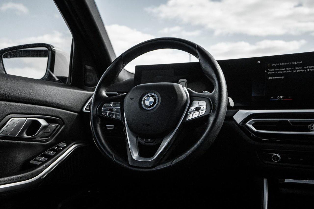 2023 BMW 3 Series 330e xDrive Photo