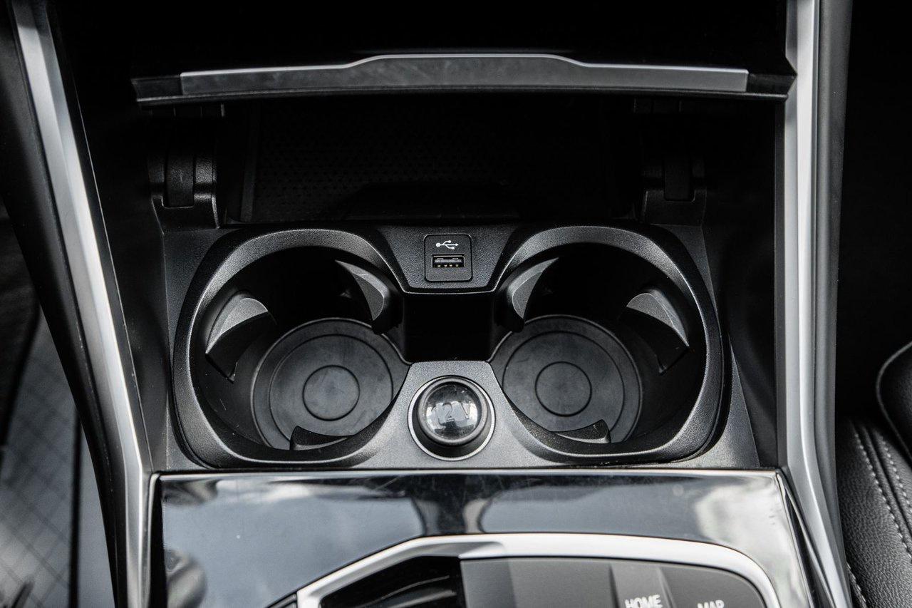 2023 BMW 3 Series 330e xDrive Photo
