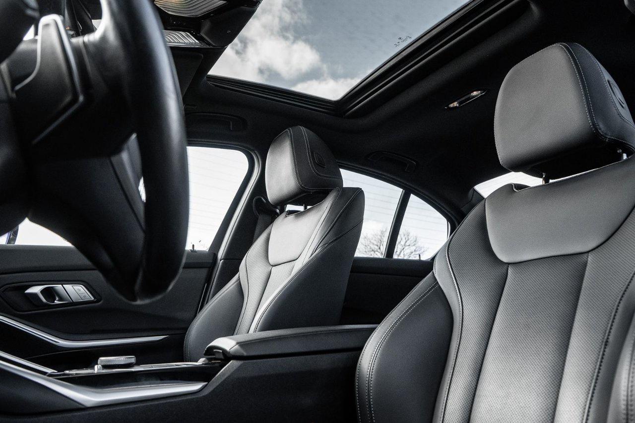 2023 BMW 3 Series 330e xDrive Photo