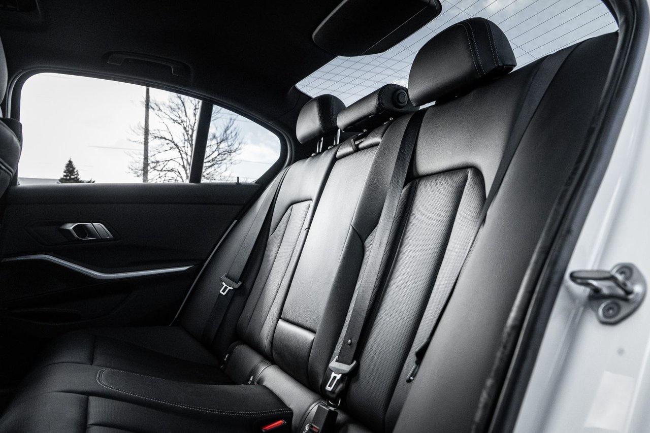 2023 BMW 3 Series 330e xDrive Photo