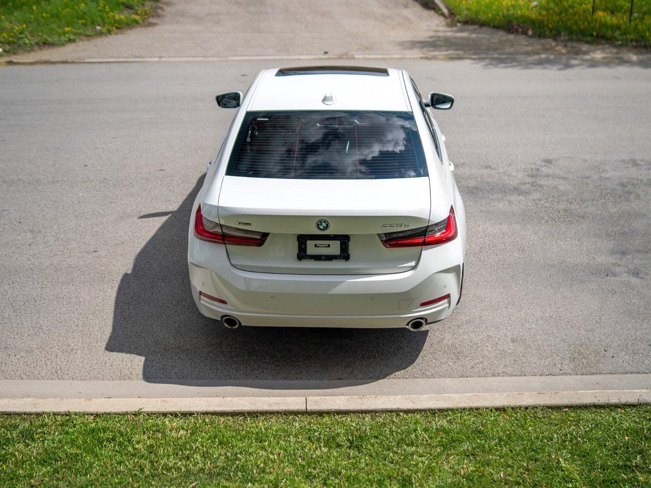 2023 BMW 3 Series 330e xDrive Photo