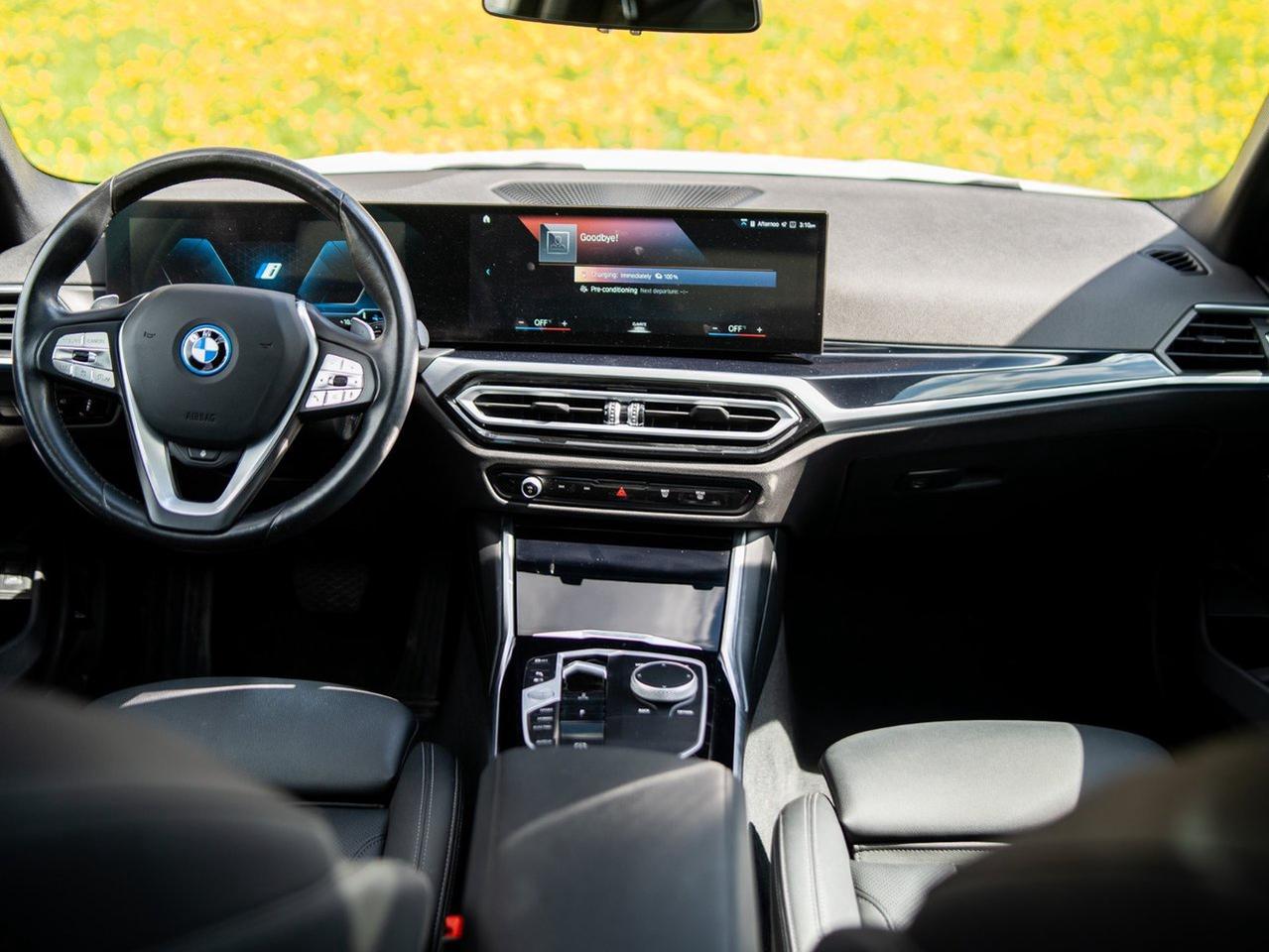 2023 BMW 3 Series 330e xDrive Photo