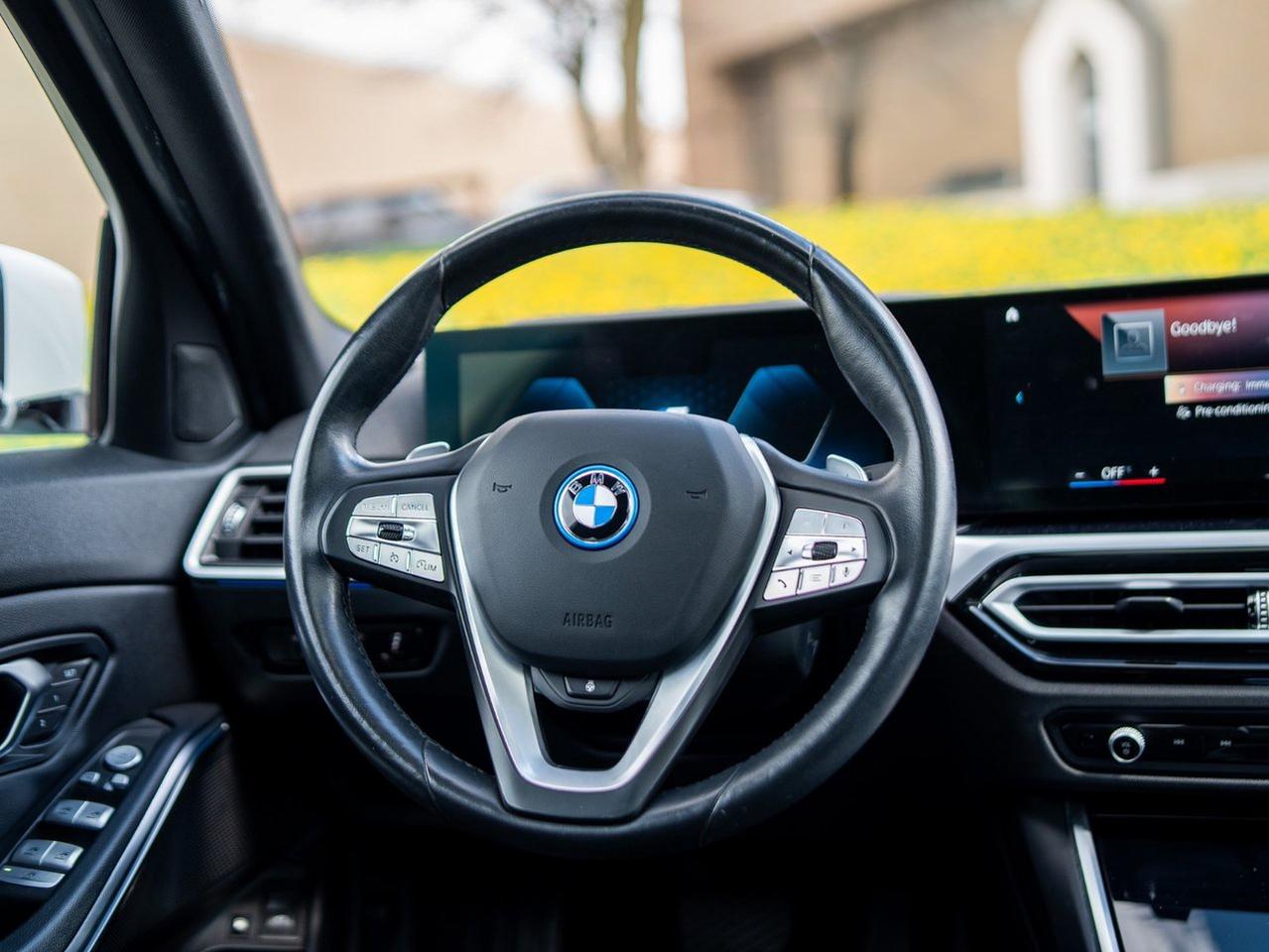 2023 BMW 3 Series 330e xDrive Photo
