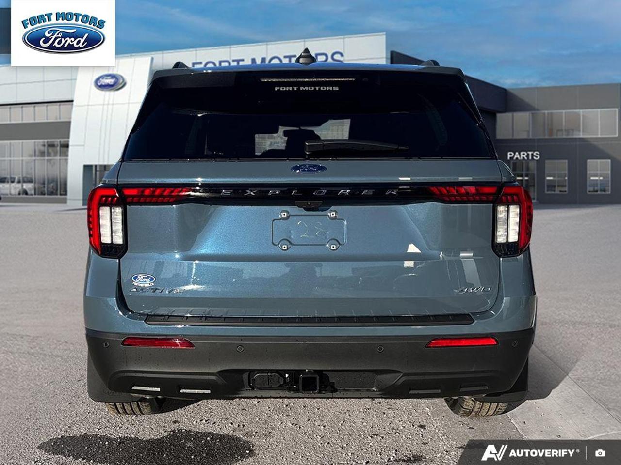 2026 Ford Explorer Active Photo4