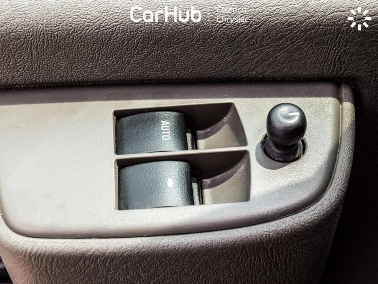 2023 GMC Savana Cargo Van RWD 2500 135" Backup Camera Air condition Photo