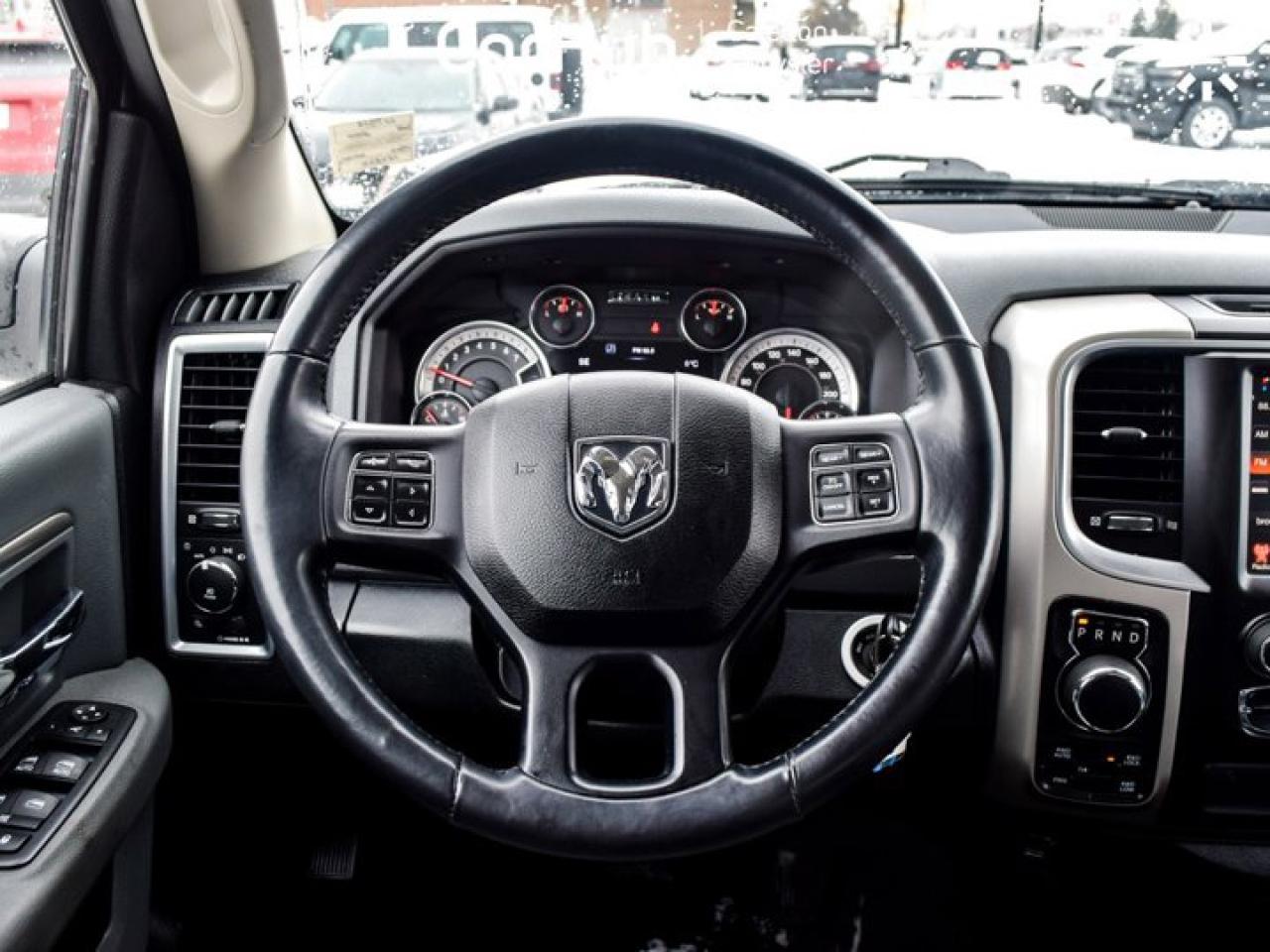 2016 RAM 1500 Big Horn 4x4 Crew Cab 149"Tonneau Cover Navi Bluetooth Side Steps Photo