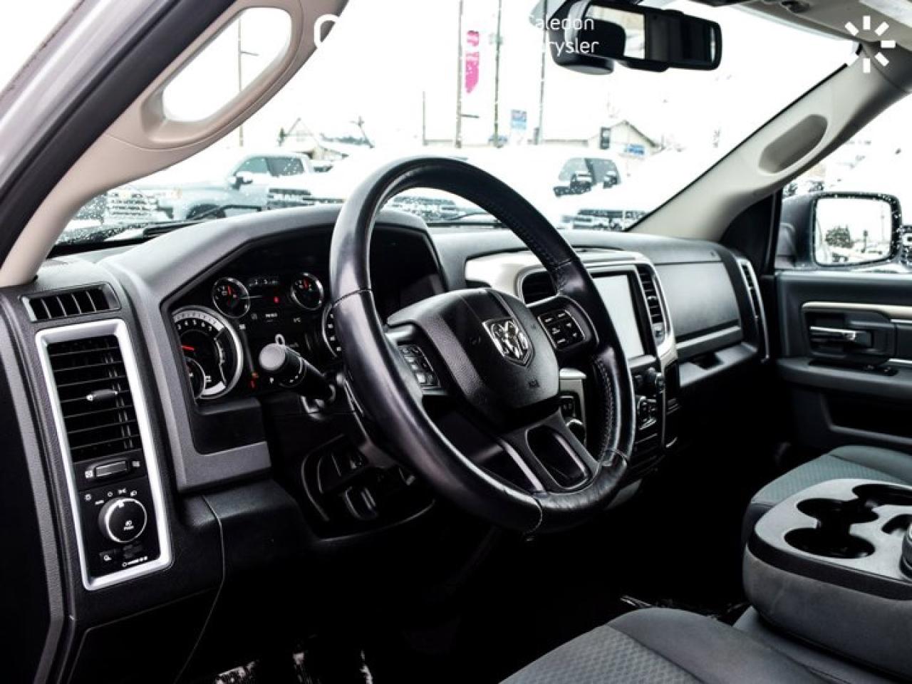 2016 RAM 1500 Big Horn 4x4 Crew Cab 149"Tonneau Cover Navi Bluetooth Side Steps Photo