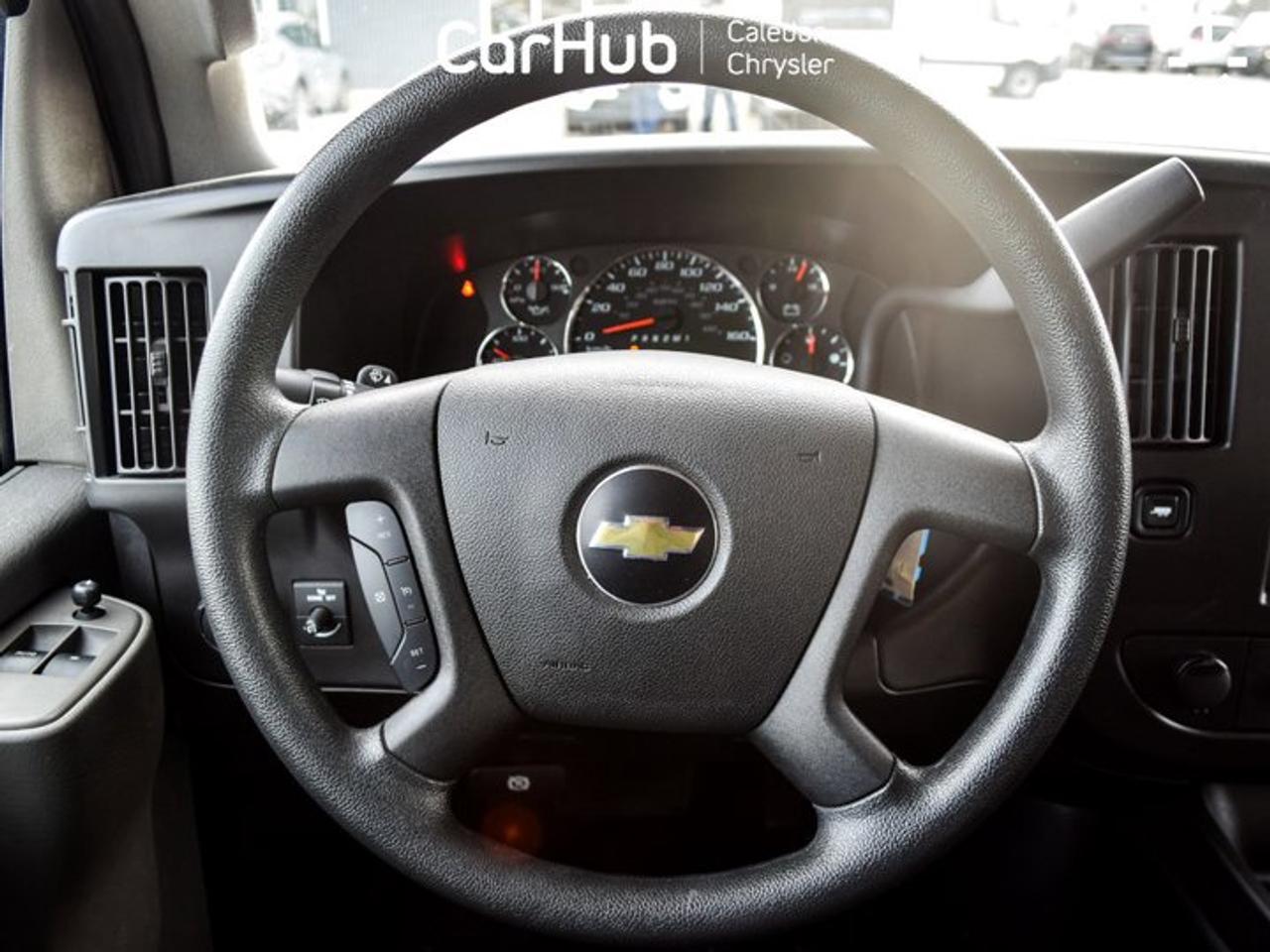 2024 Chevrolet Express Cargo Van RWD 2500 135"Backup Camera Air condition Photo