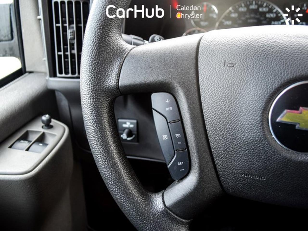 2024 Chevrolet Express Cargo Van RWD 2500 135"Backup Camera Air condition Photo