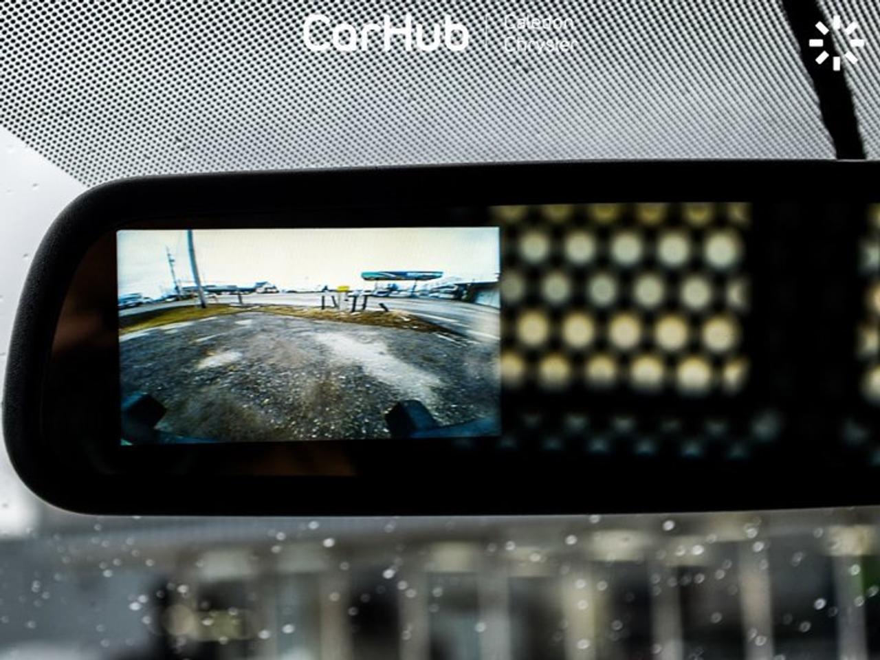 2024 Chevrolet Express Cargo Van RWD 2500 135"Backup Camera Air condition Photo