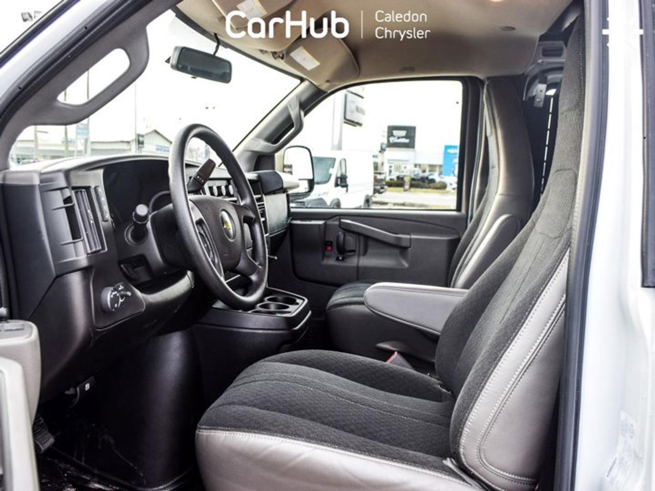 2024 Chevrolet Express Cargo Van RWD 2500 135"Backup Camera Air condition Photo