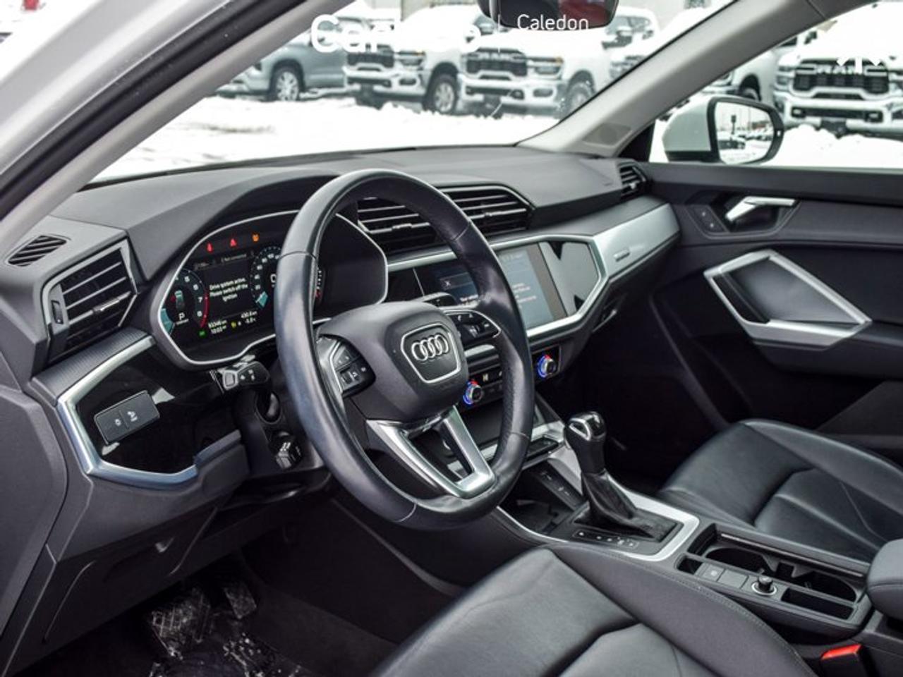 2022 Audi Q3 Komfort Quattro Pano Sunroof Leather Heated Front Seats Photo