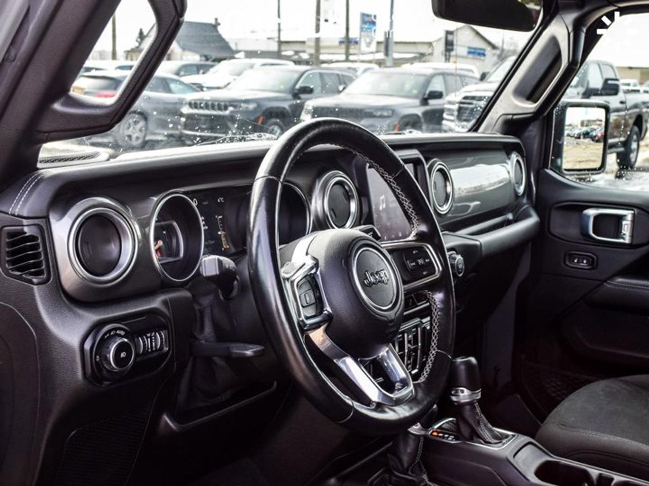 2021 Jeep Wrangler Unlimited Sahara Freedom Top Navi Remote Star Heated Front Seats Photo