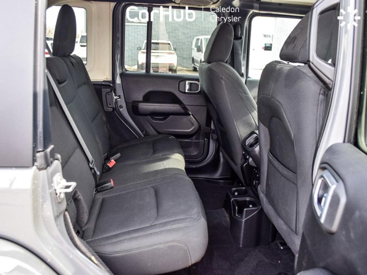 2021 Jeep Wrangler Unlimited Sahara Freedom Top Navi Remote Star Heated Front Seats Photo