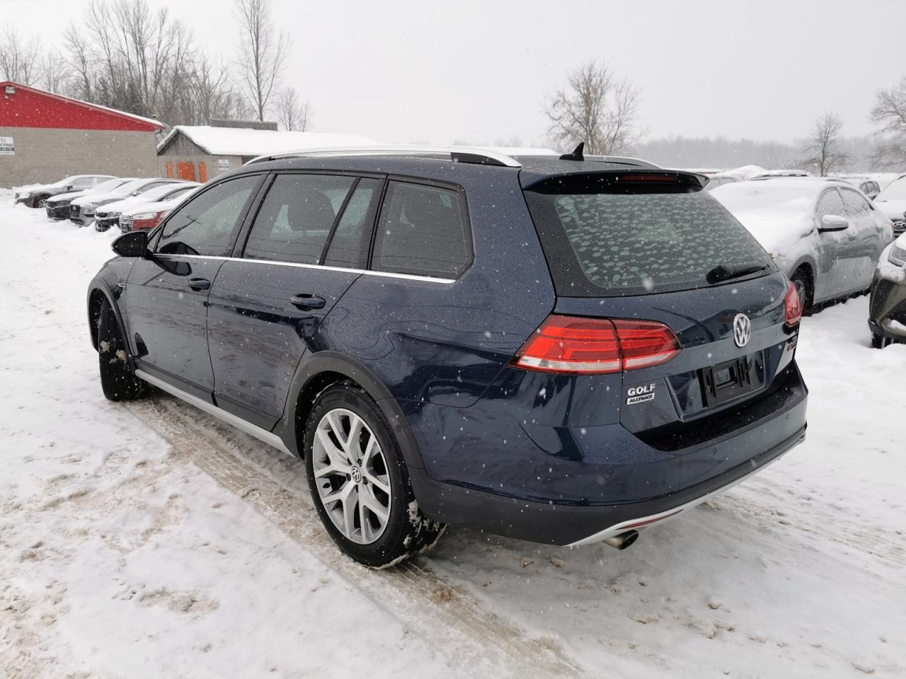 2018 Volkswagen Golf Alltrack Photo