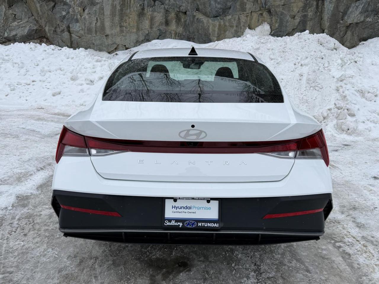 2025 Hyundai Elantra Essential IVT Photo4