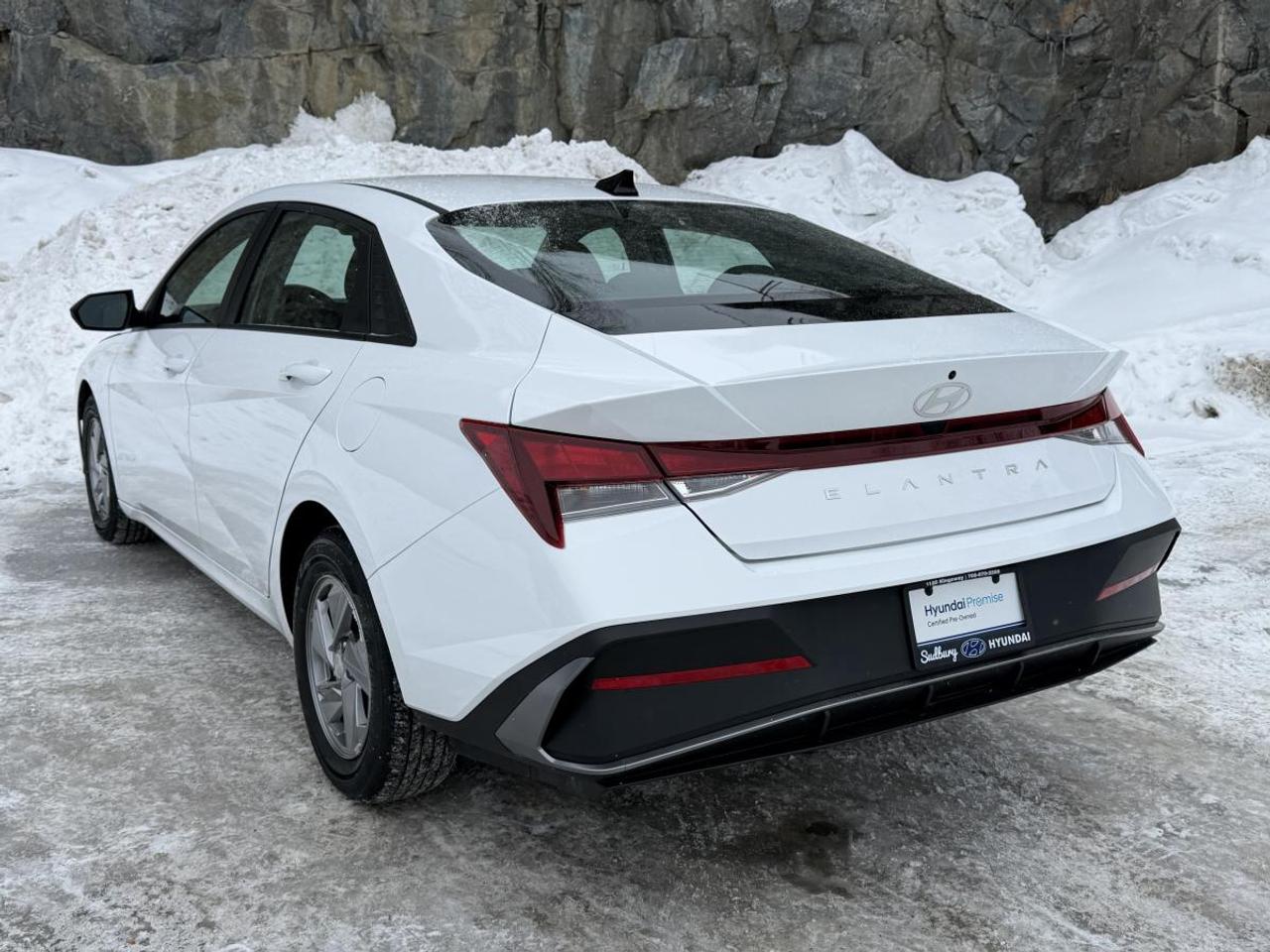 2025 Hyundai Elantra Essential IVT Photo