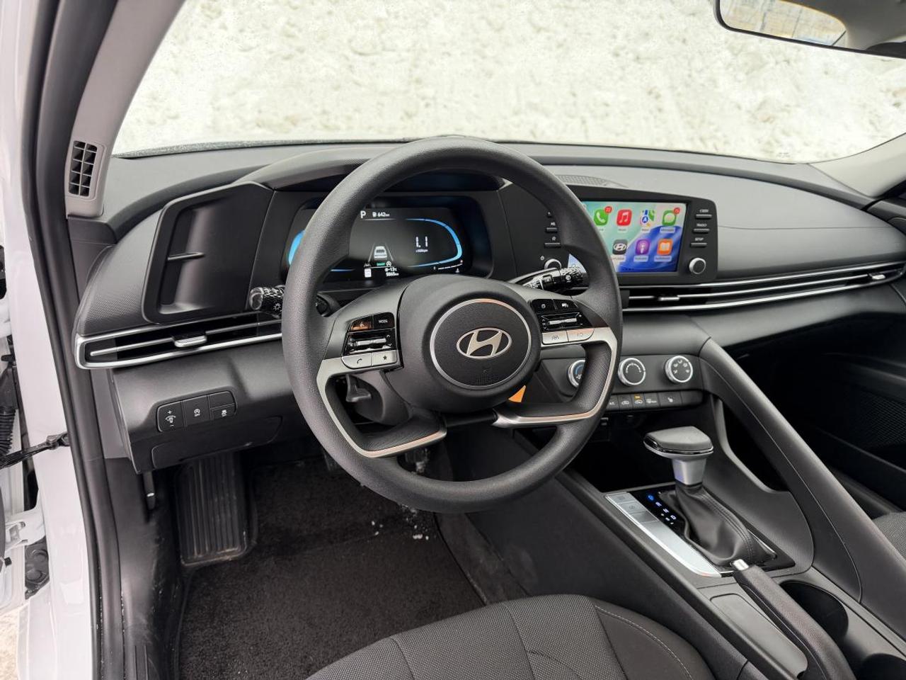 2025 Hyundai Elantra Essential IVT Photo