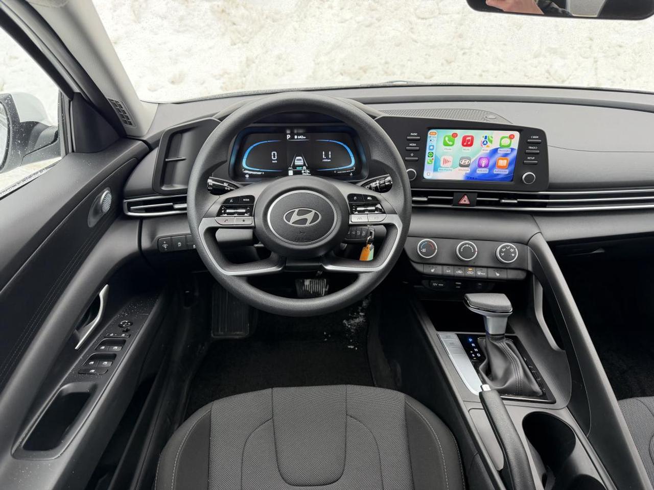 2025 Hyundai Elantra Essential IVT Photo