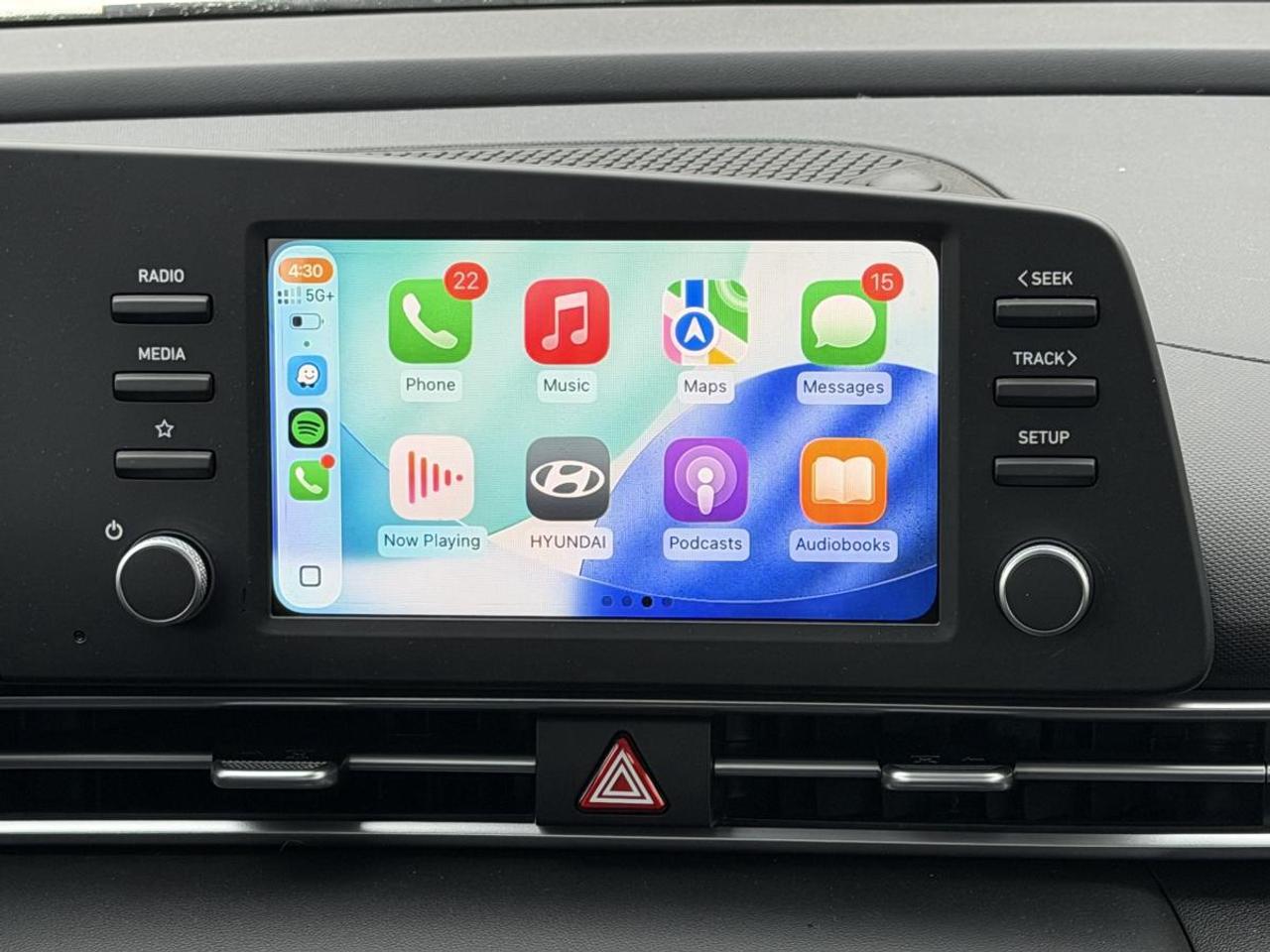 2025 Hyundai Elantra Essential IVT Photo